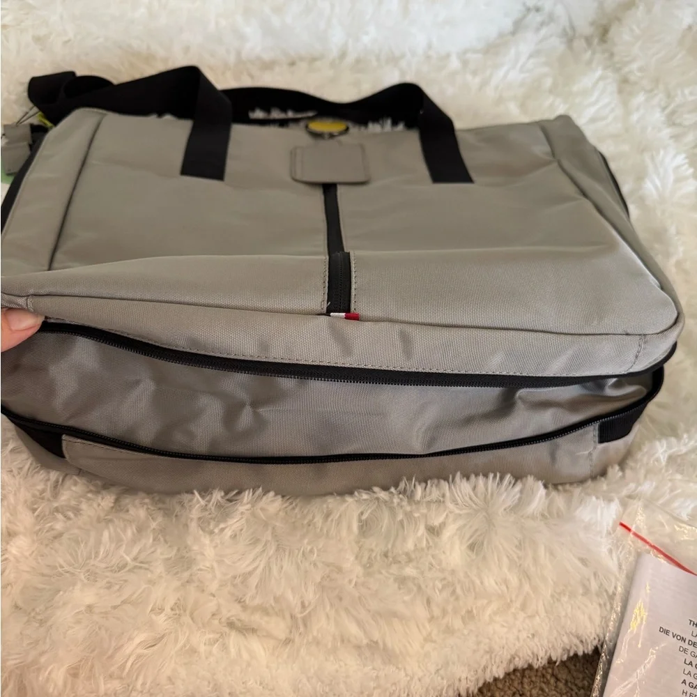 Delsey Paris Daily Collection Laptop Bag – Messenger Style